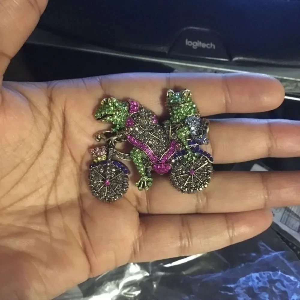 Brooch, frogs on bicycle, Swarovski Crystals Rhinestone